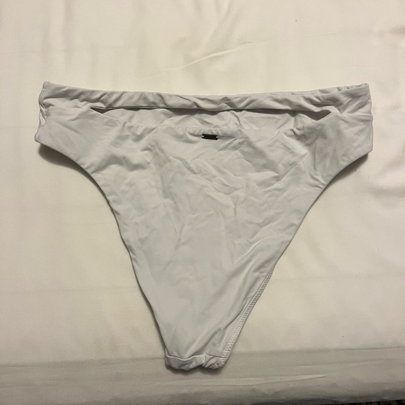 O’Neill 2 piece swimsuit: purple and white, size large top and bottoms - Picture 3 of 3